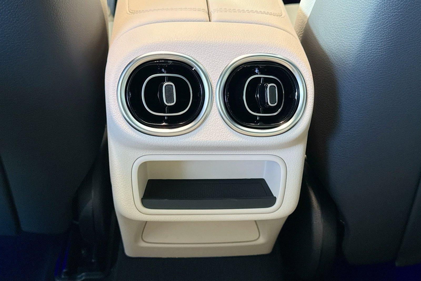 New 2026 Polar White Mercedes-Benz GLC 300 image 23