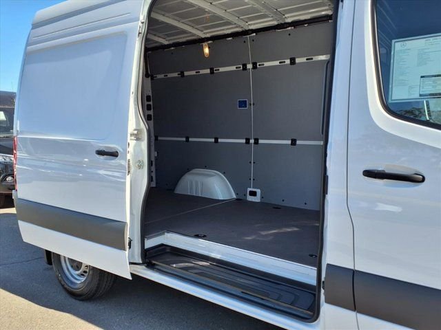 New 2026 Arctic White Mercedes-Benz Cargo 144 WB image 24