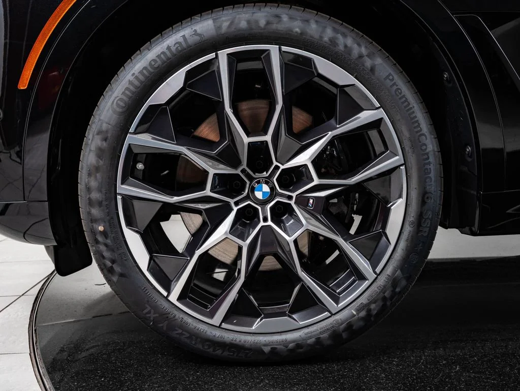 New 2027 Black Sapphire Metallic BMW xDrive40i image 13