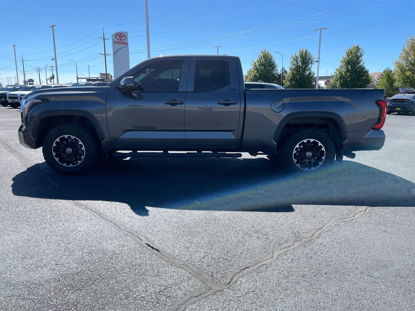 Used 2022 Gray Toyota SR5 image 6
