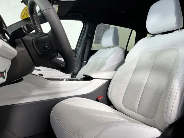 Used 2026 Gray Jeep Laredo image 17
