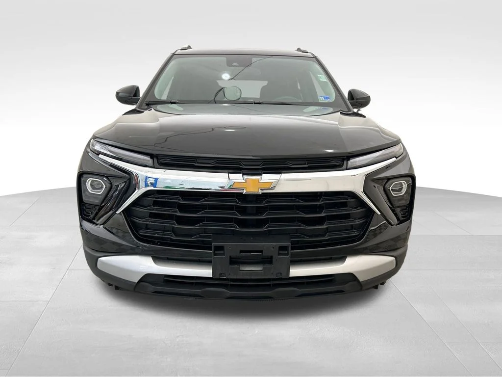 Used 2025 Black Chevrolet LT image 9