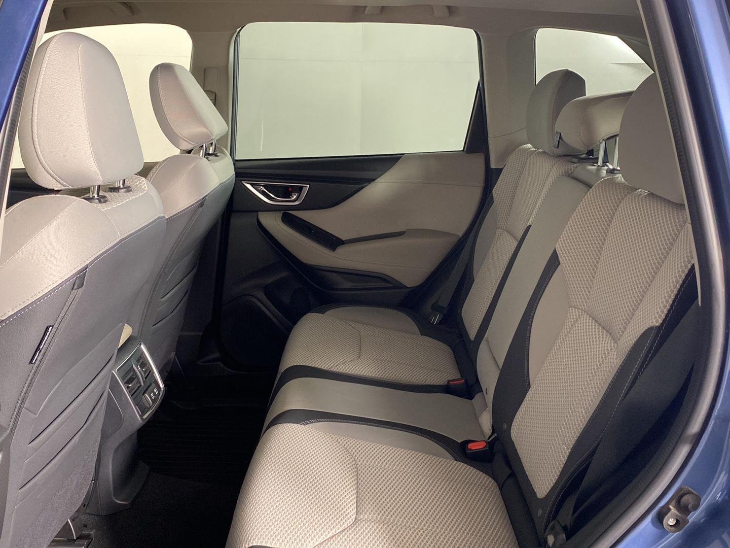 Used 2022 Horizon Blue Pearl Subaru Premium image 15