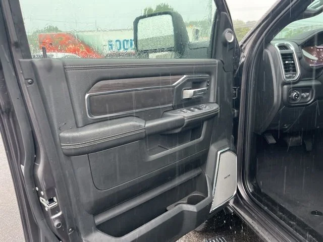 New 2026 Granite Crystal Metallic Clear-Coat Exterior Paint RAM Laramie image 8
