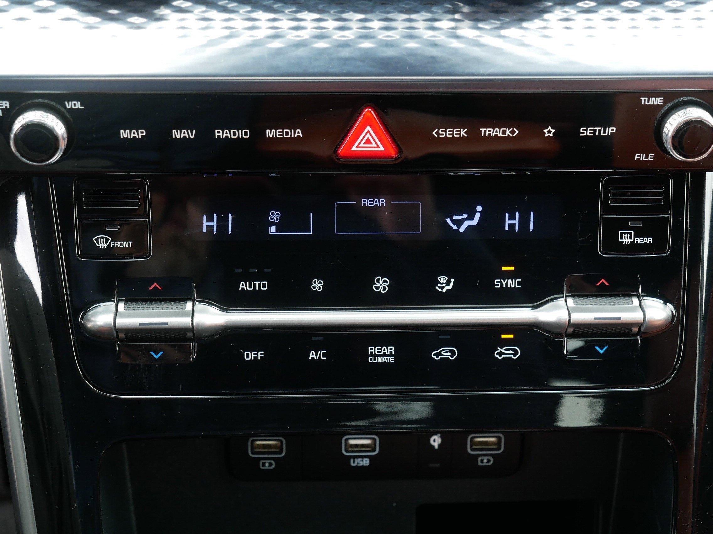 Certified Used 2022 Ceramic Silver Kia SX Prestige image 23