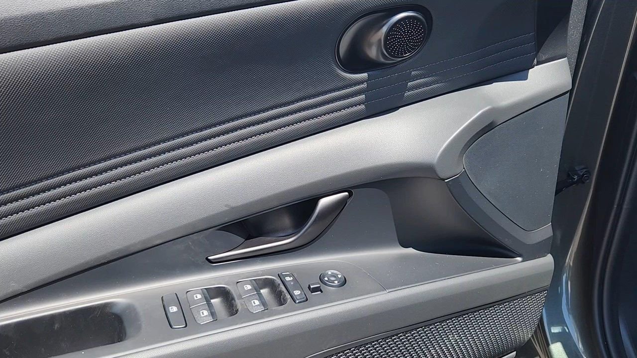 New 2026 Amazon Gray Hyundai SEL Sport Premium image 6