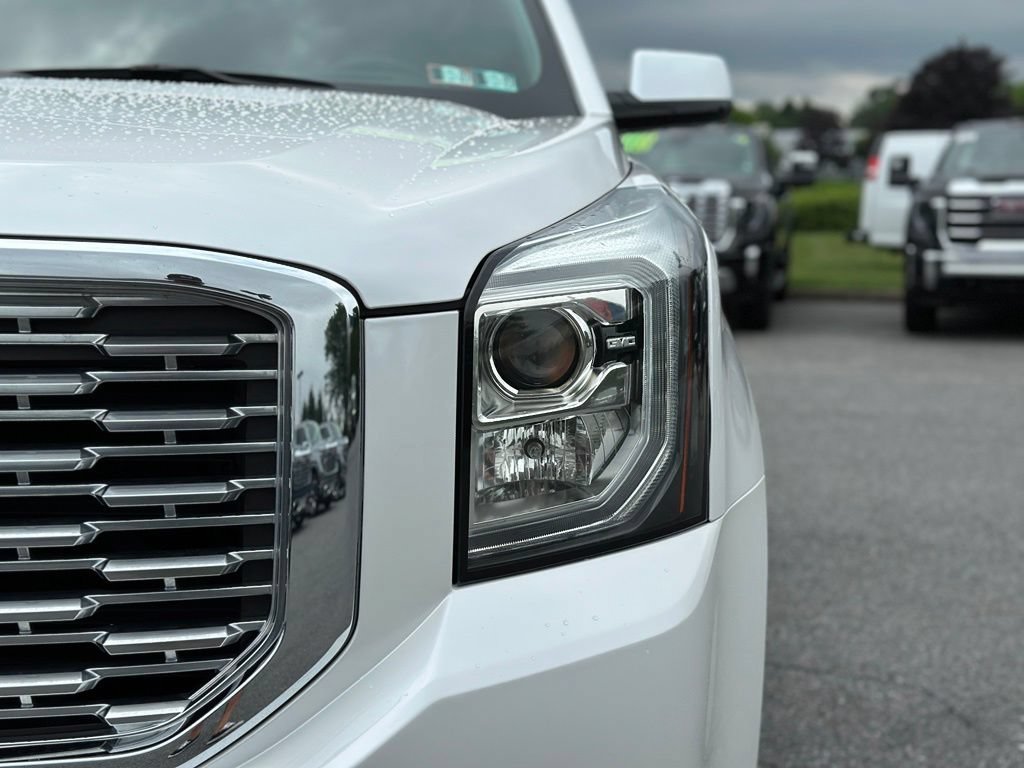 Used 2020 WHITE FROST TRICOAT GMC Denali image 43