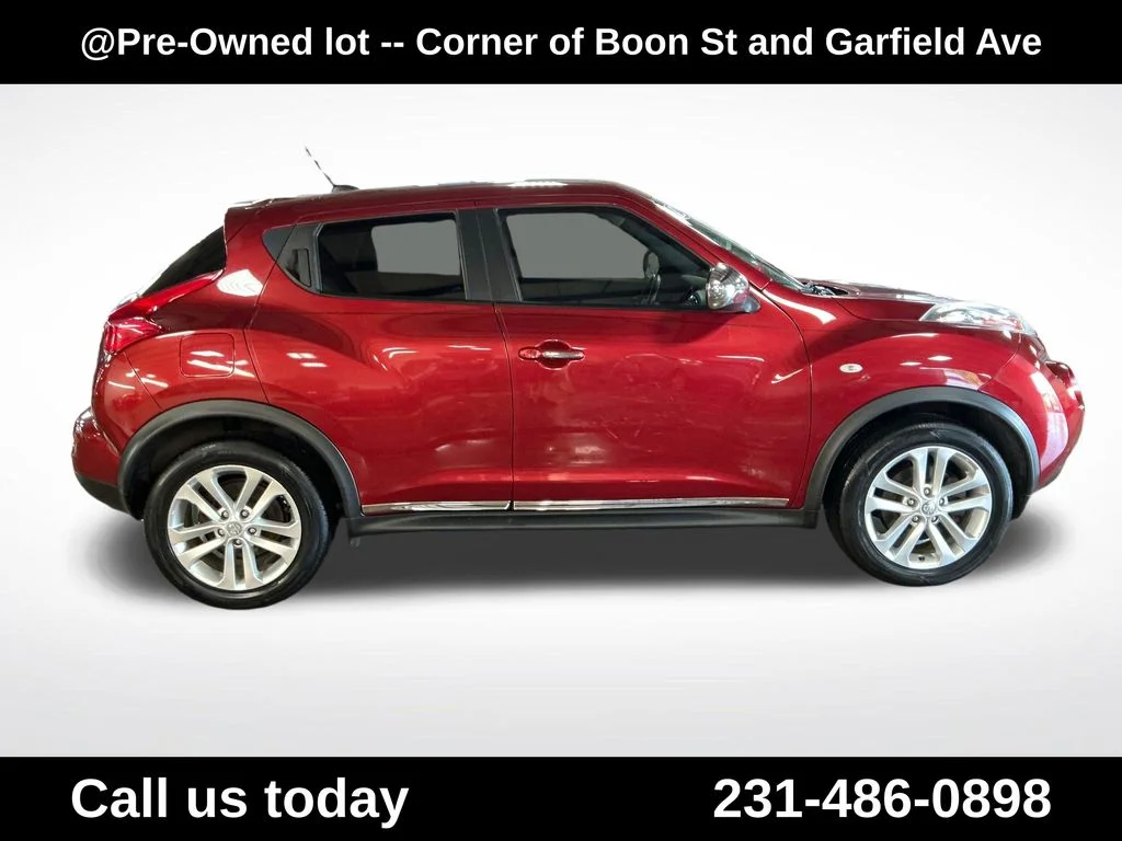 Used 2012 Red Nissan SL image 6