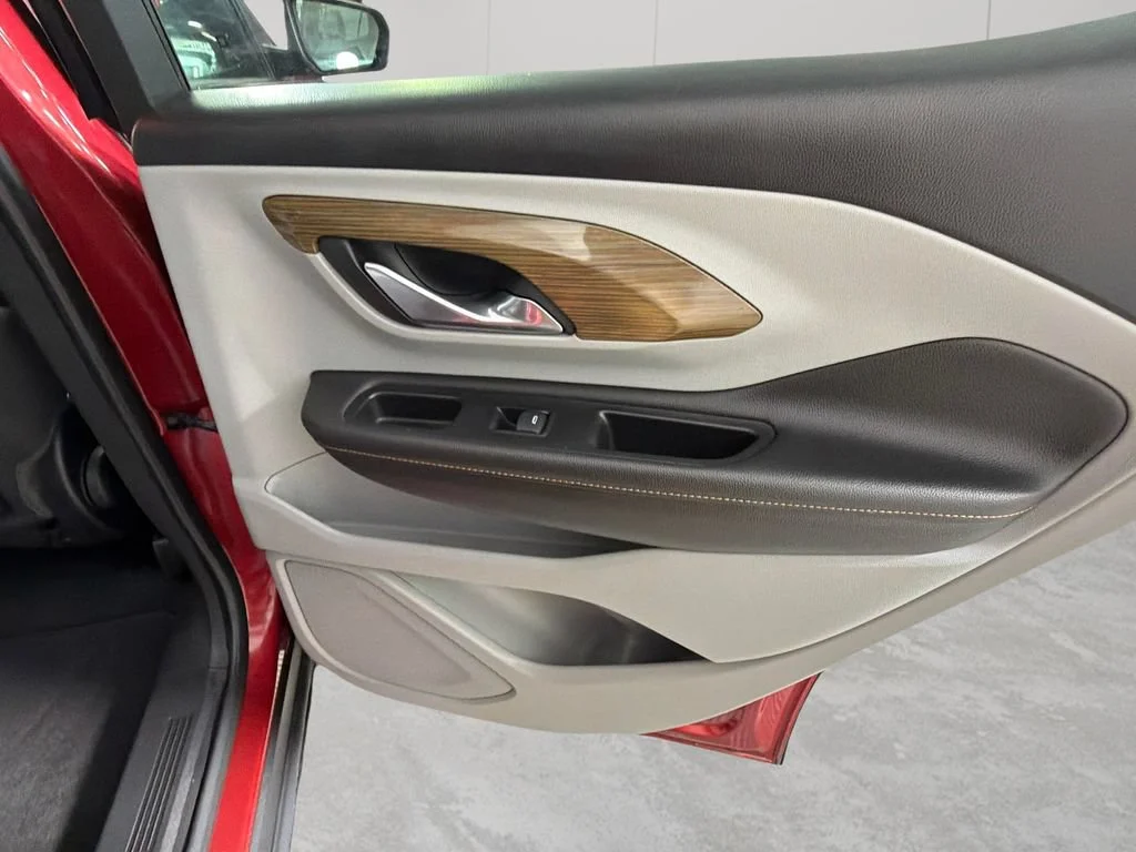 Used 2020 RED QUARTZ TINTCOAT GMC SLE image 32