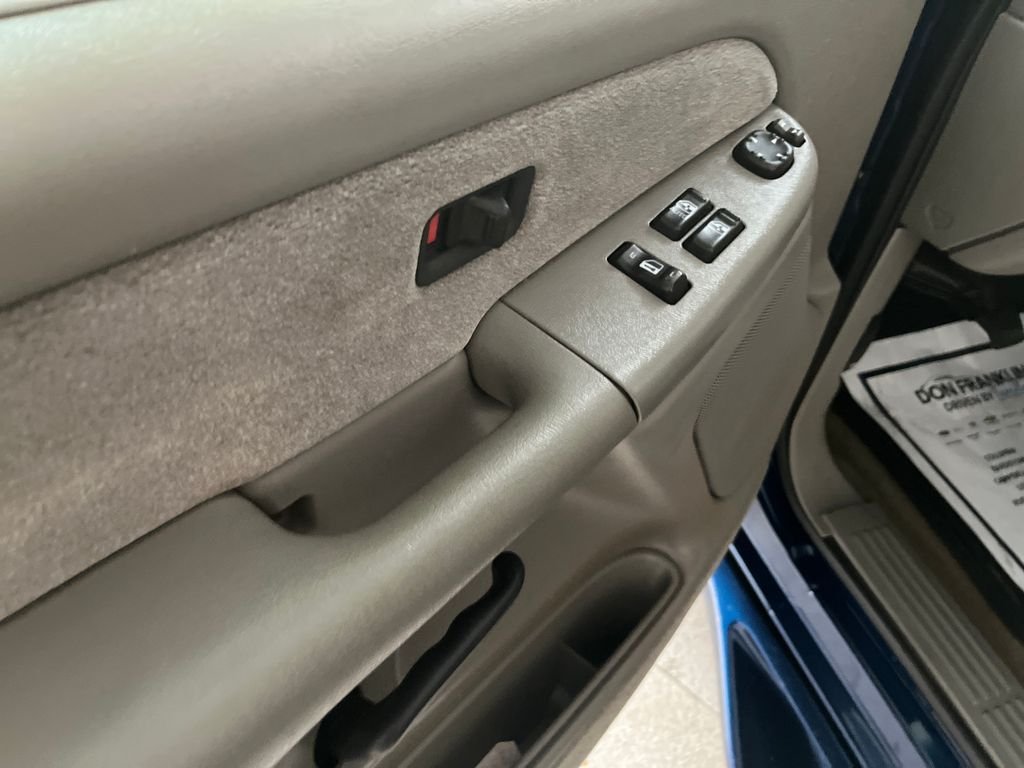 Used 2000 Dk. Chevrolet LS image 10