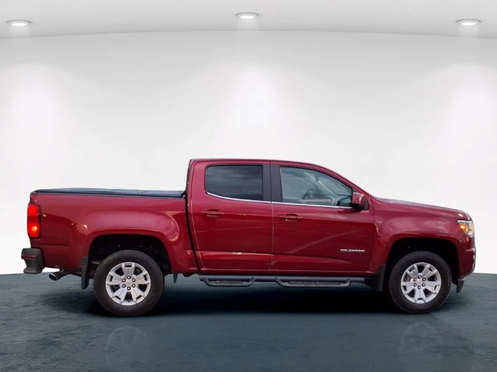 Used 2019 Red Chevrolet LT image 22
