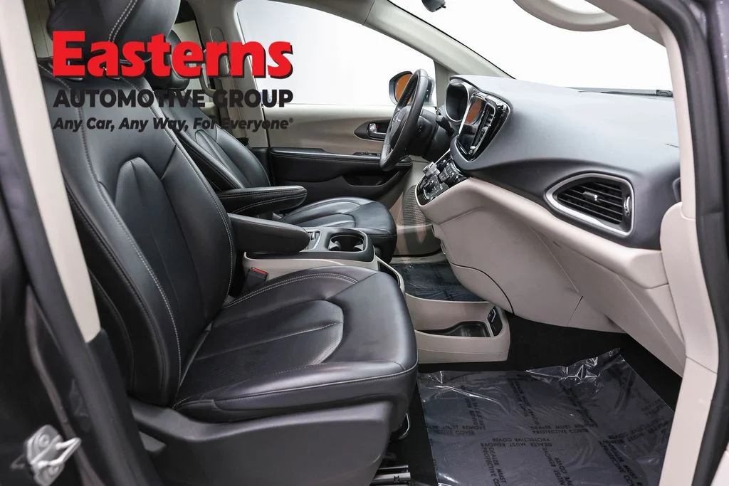 Used 2023 Gray Chrysler Touring L image 23