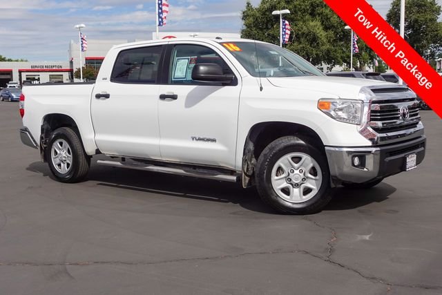 Used 2016 White Toyota SR5 image 7