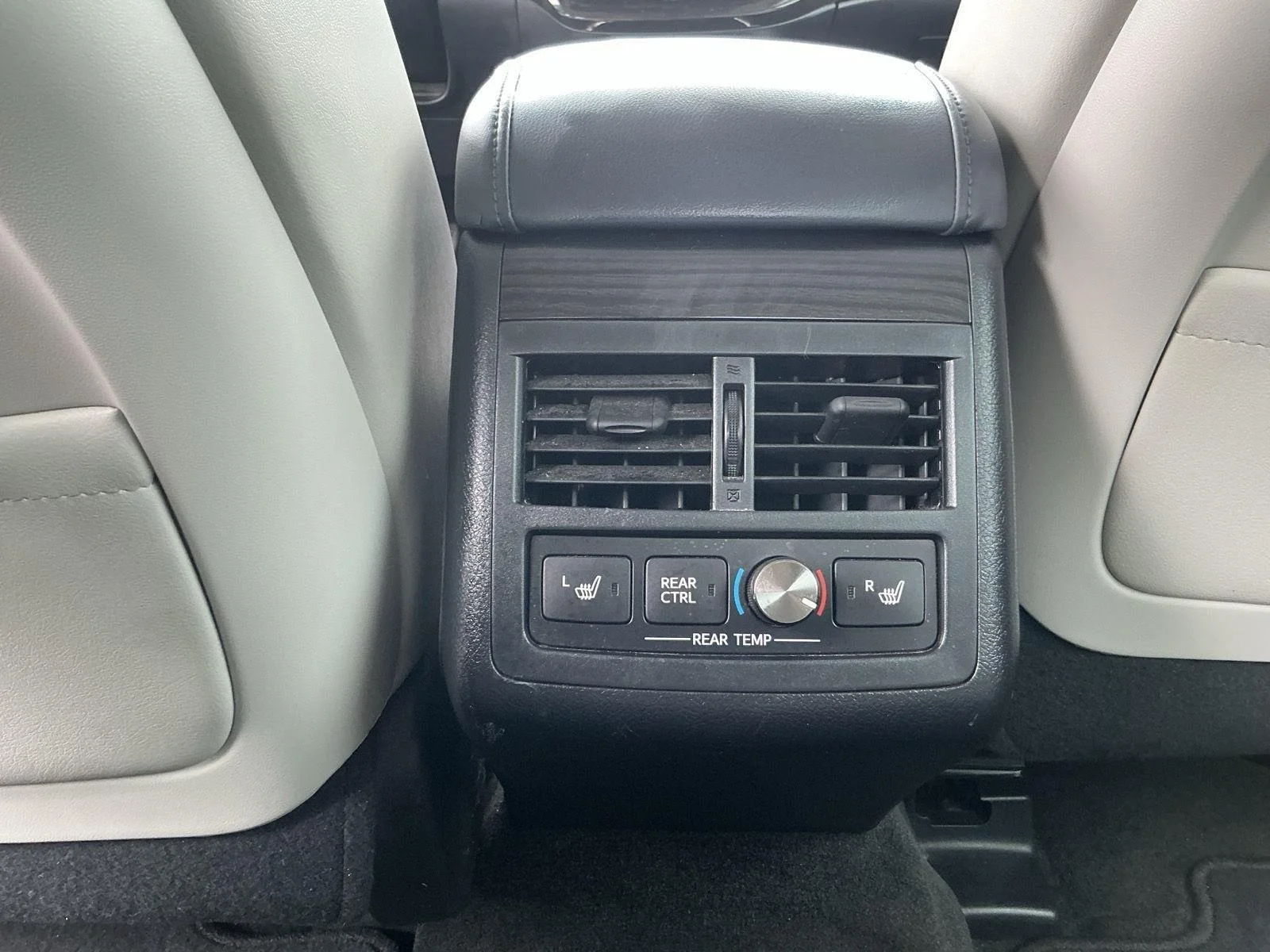 Used 2013 Classic Silver Metallic Toyota Limited image 14