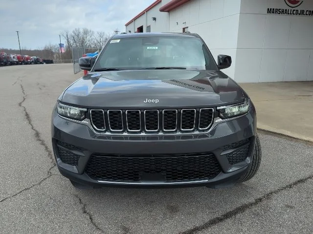 New 2026 Baltic Gray Metallic Clear-Coat Exterior Paint Jeep Laredo X image 3