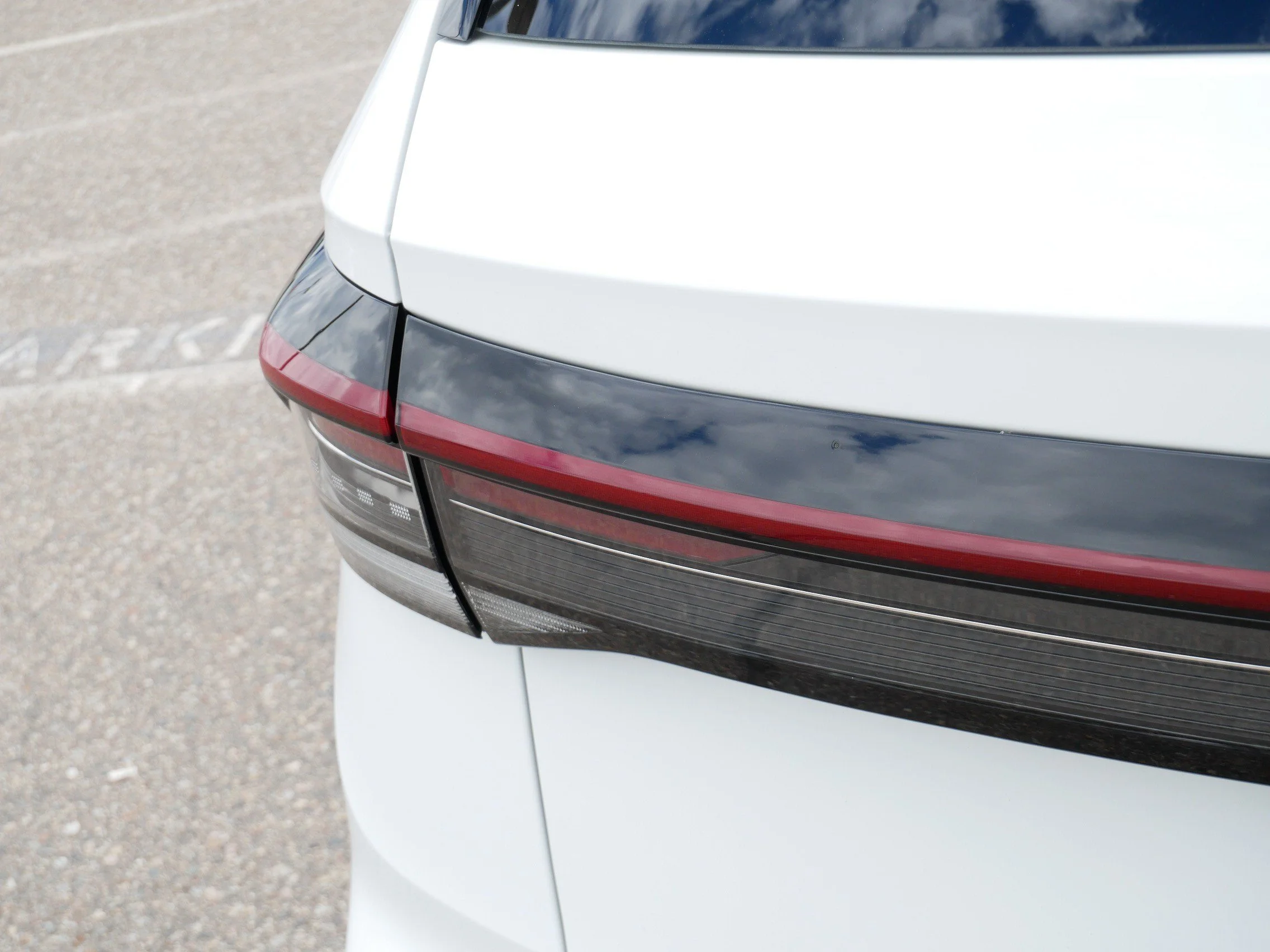 Certified Used 2025 Pure White Volkswagen SE image 17
