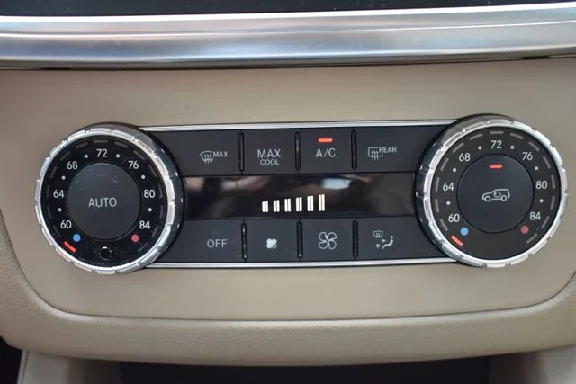 Used 2012 White Mercedes-Benz ML 350 image 33
