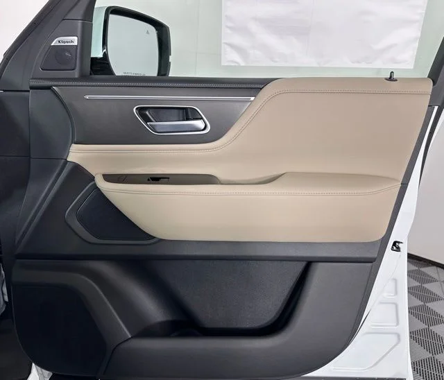 New 2026 Radiant White INFINITI PURE image 30