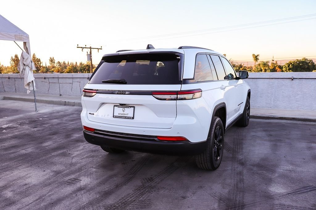Used 2025 Bright White Clearcoat Jeep Altitude image 9