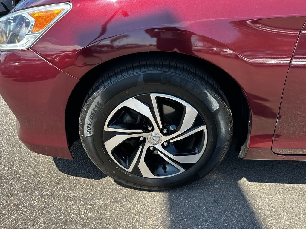 Used 2016  Honda LX image 9