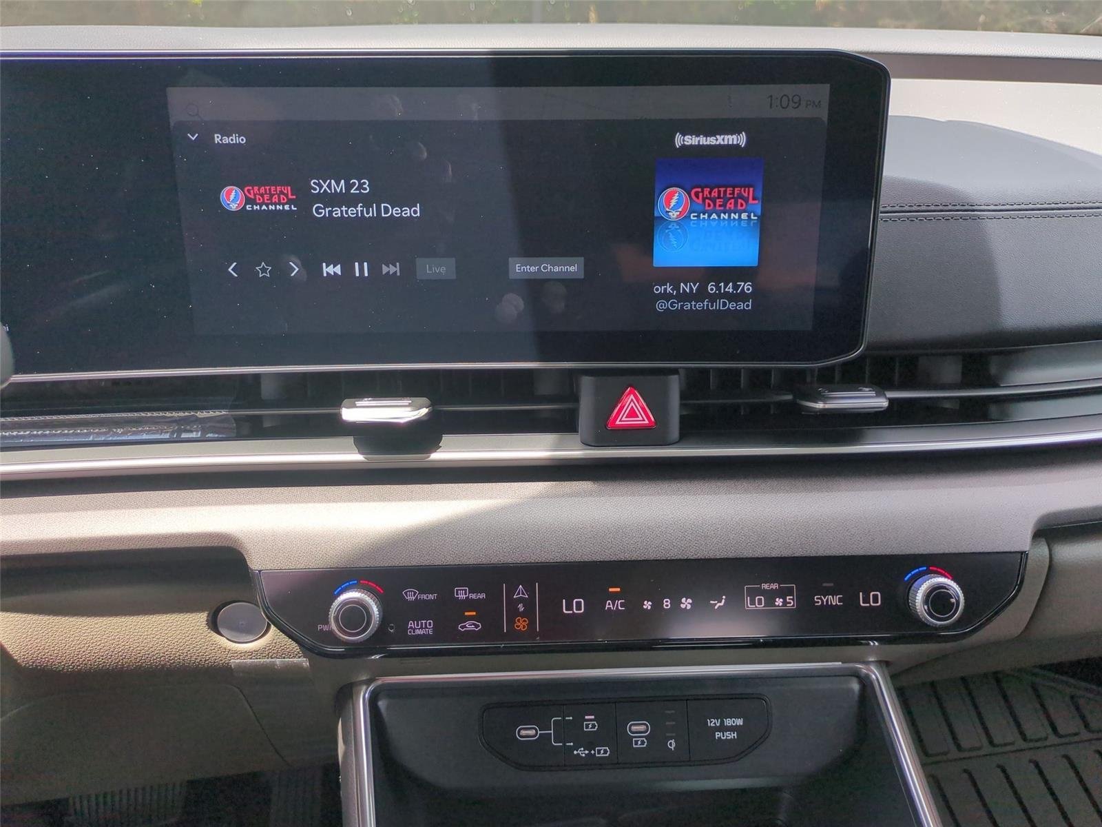 New 2026 Snow White Pearl Kia SX image 24