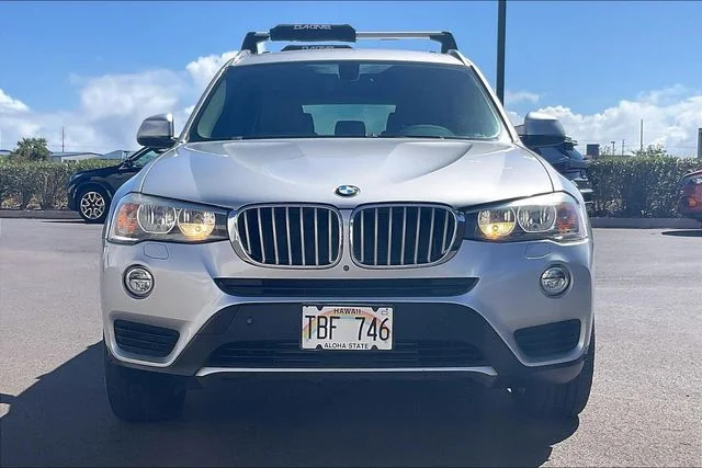 Used 2017 Glacier Silver Metallic BMW sDrive28i image 3