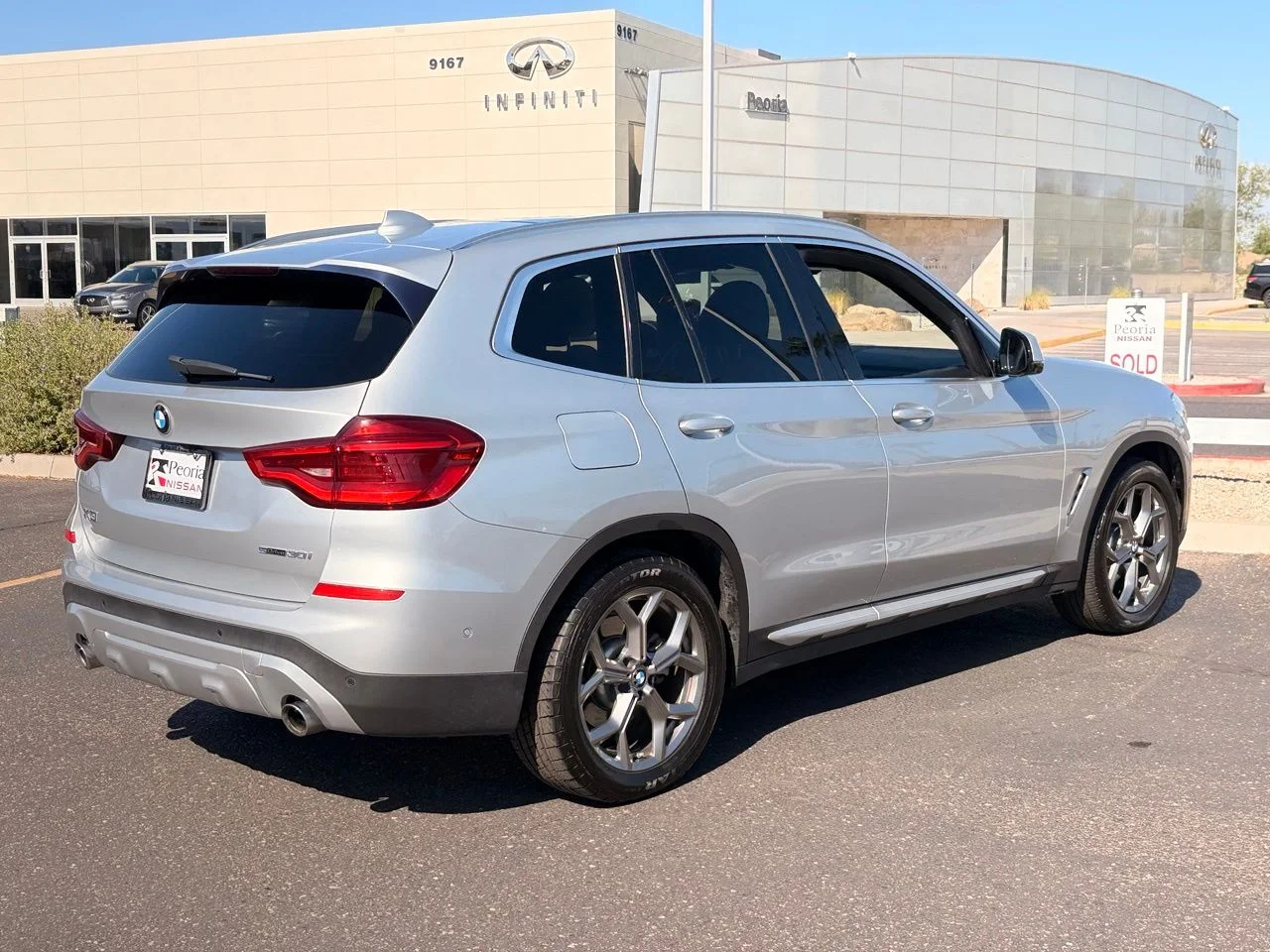 Used 2020 Glacier Silver Metallic BMW sDrive30i image 6