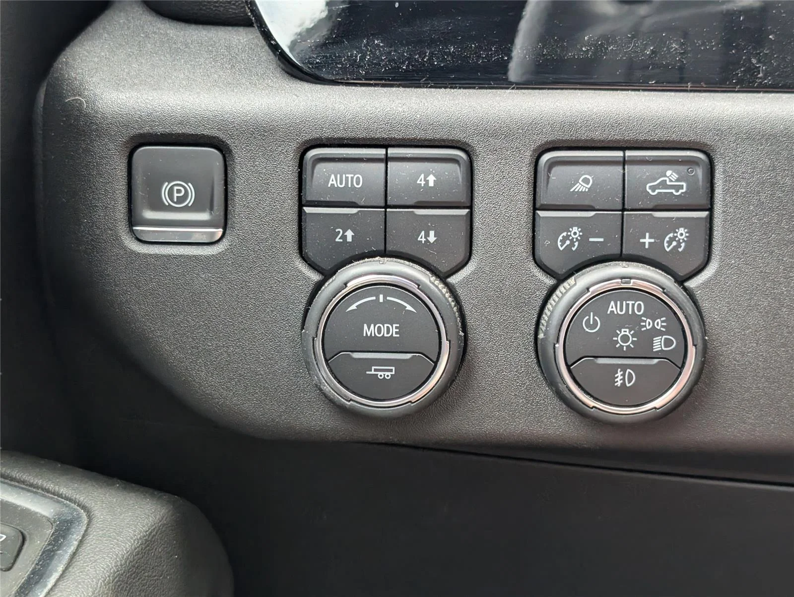 Used 2024 Black Chevrolet High Country image 27