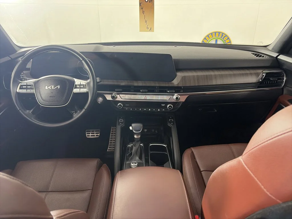 Used 2024 Silver Kia SX image 5