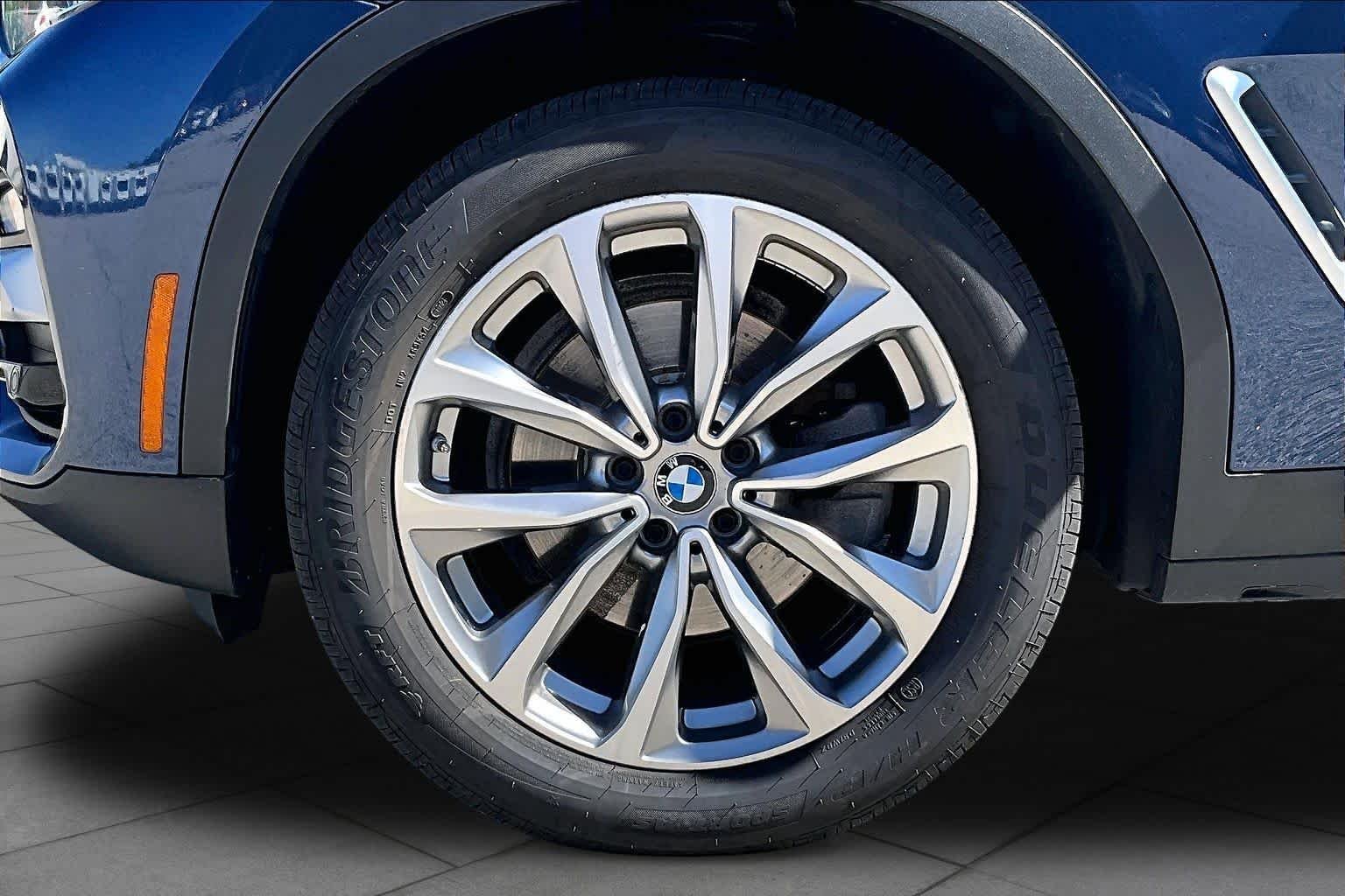 Used 2018 Phytonic Blue Metallic BMW xDrive30i image 11
