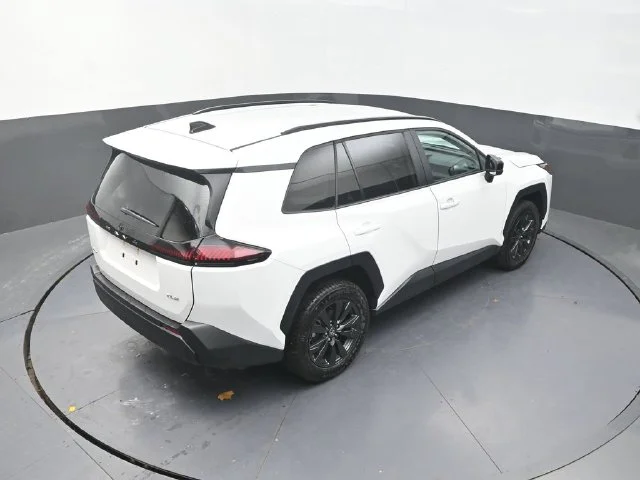 Used 2026 White Toyota XLE Premium image 29