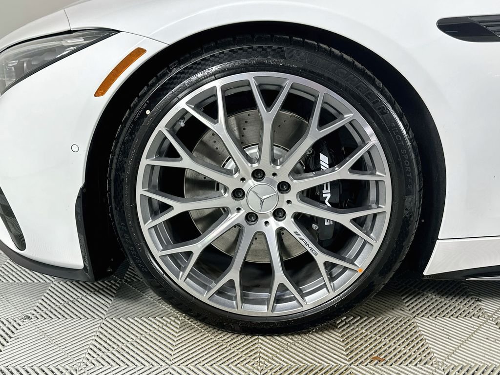 New 2027 MANUFAKTUR Moonlight White Metallic Mercedes-Benz SL 63 AMG® image 31
