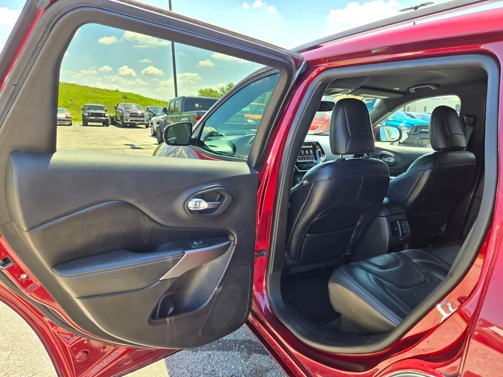 Used 2019 Red Jeep Limited image 30