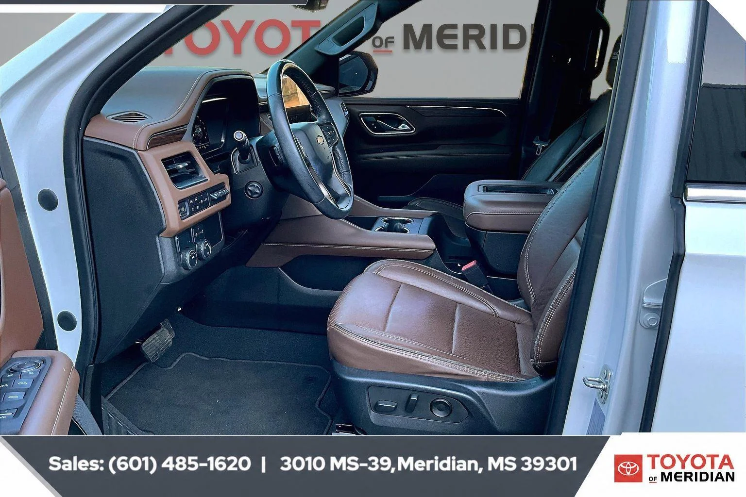 Used 2022 Iridescent Pearl Tricoat Chevrolet High Country image 11
