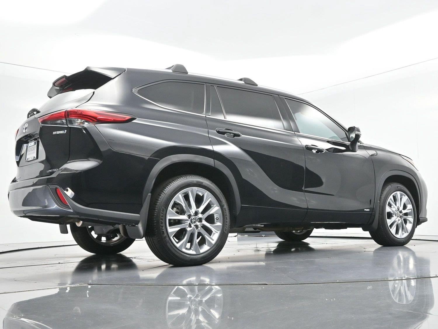 Used 2023 Midnight Black Metallic Toyota Limited image 59