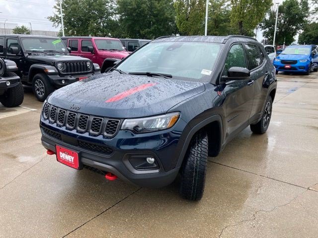 New 2026 Fathom Blue Pearl-Coat Exterior Paint Jeep Trailhawk image 3