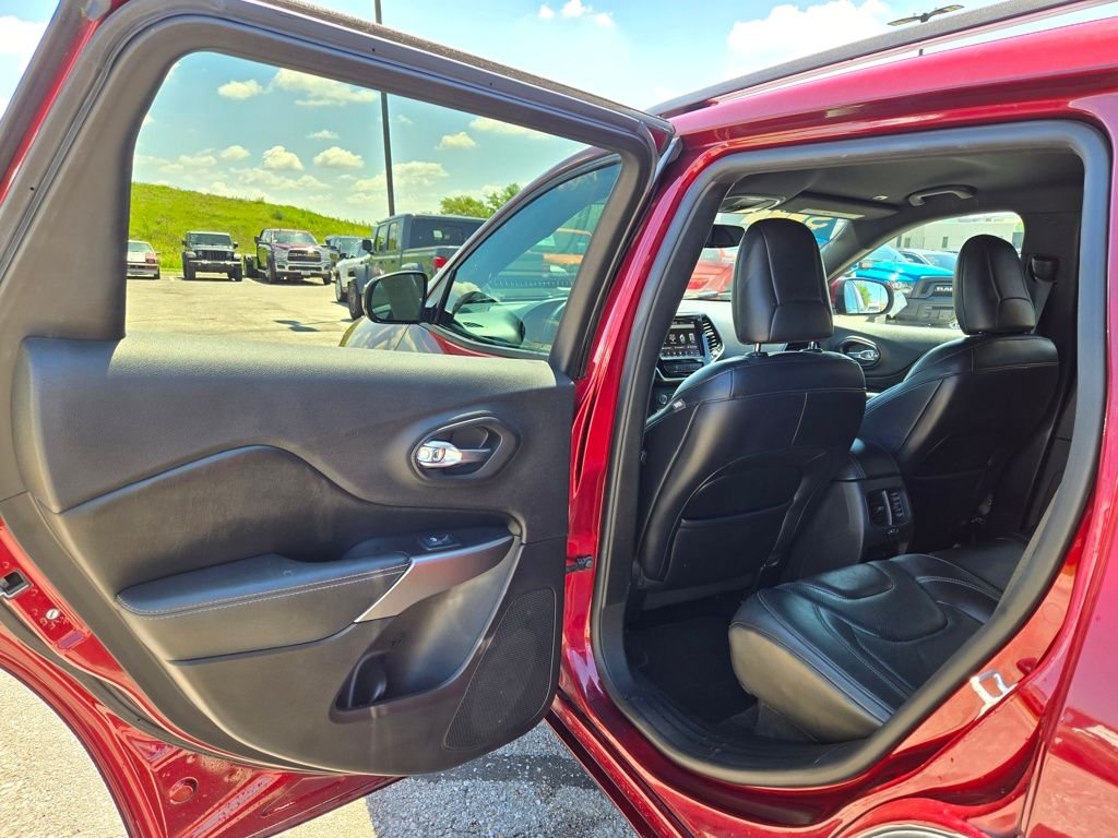 Used 2019 Red Jeep Limited image 30
