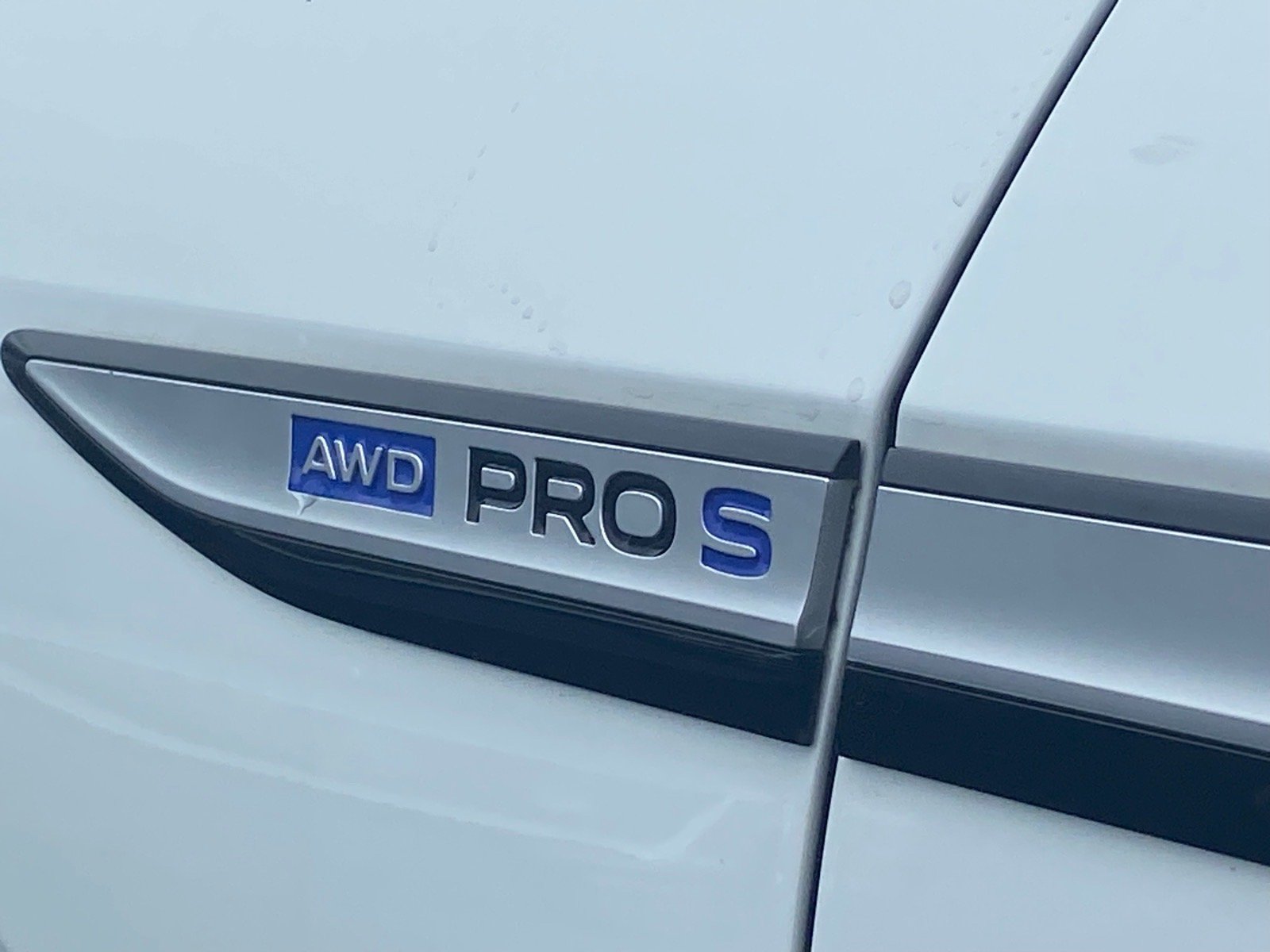 Used 2023 White Volkswagen Pro S image 6