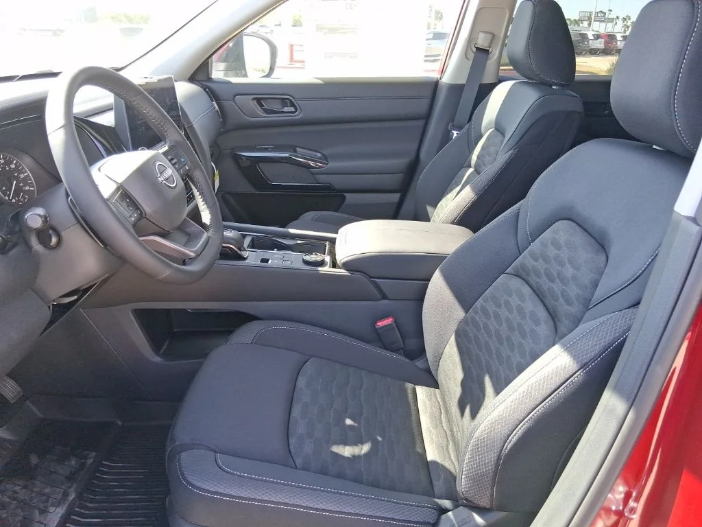 2026 Nissan Pathfinder SV - Photo 24