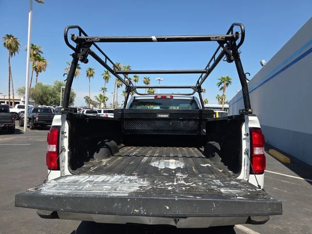 Used 2018 White GMC Base image 24