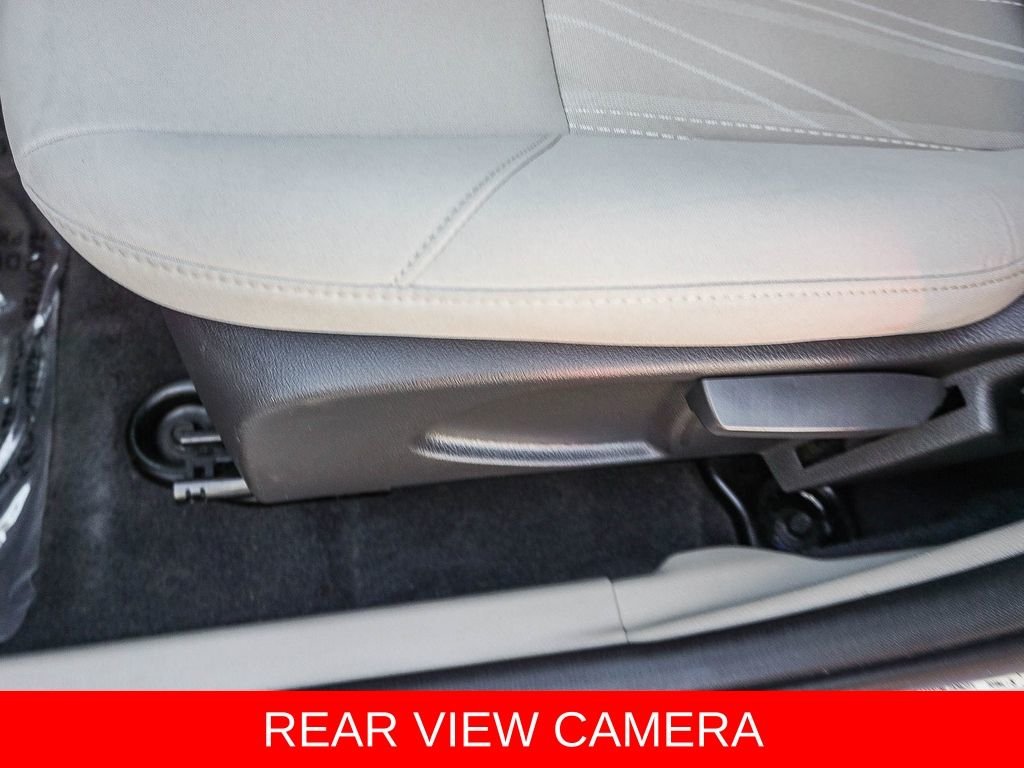 Used 2015  Ford SE image 19