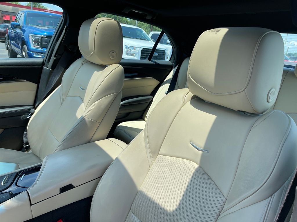 Used 2018 Crystal White Tricoat Cadillac 3.6L Luxury image 12