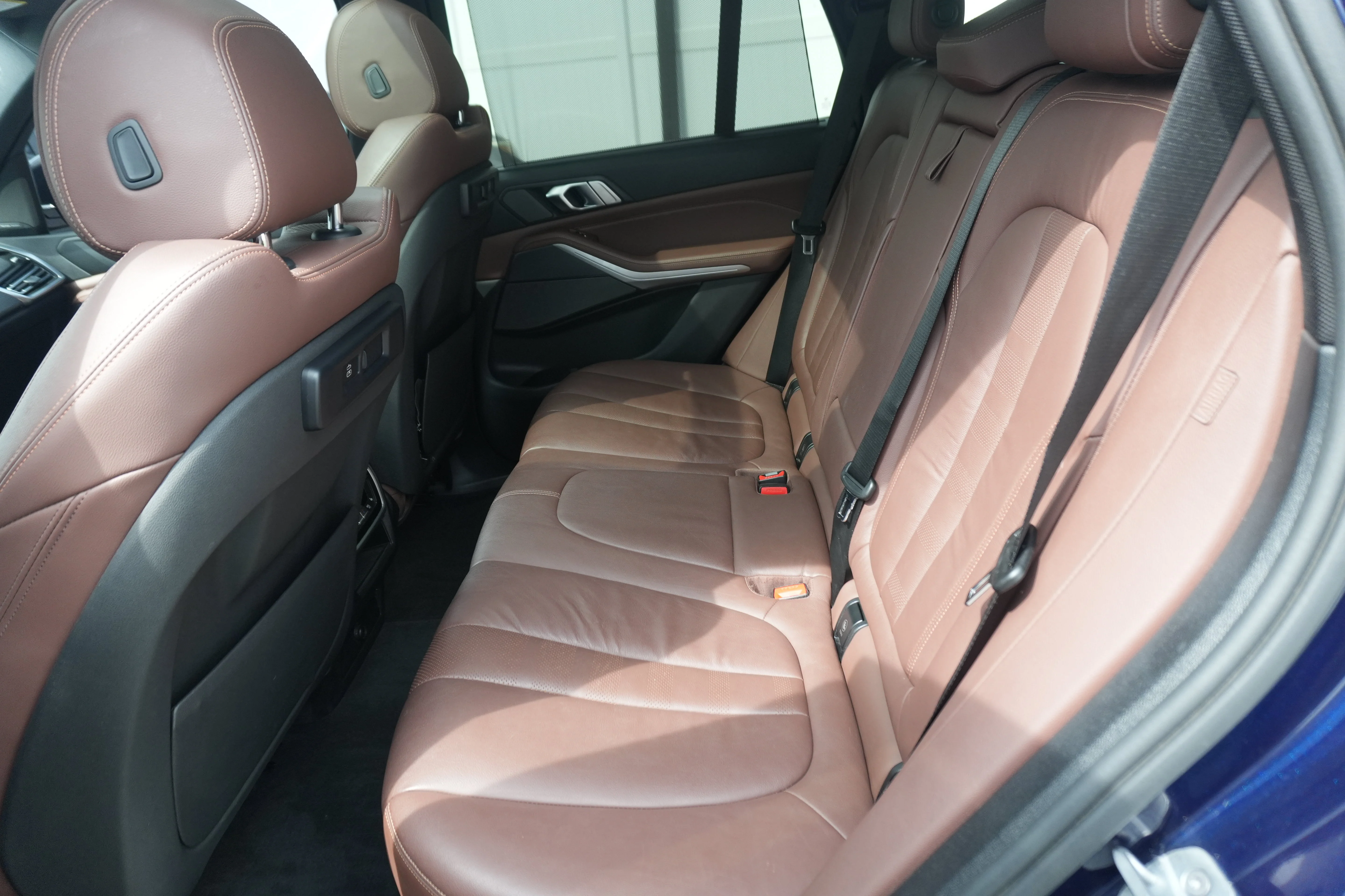 Used 2019 Tanzanite Blue II Metallic BMW xDrive40i image 23