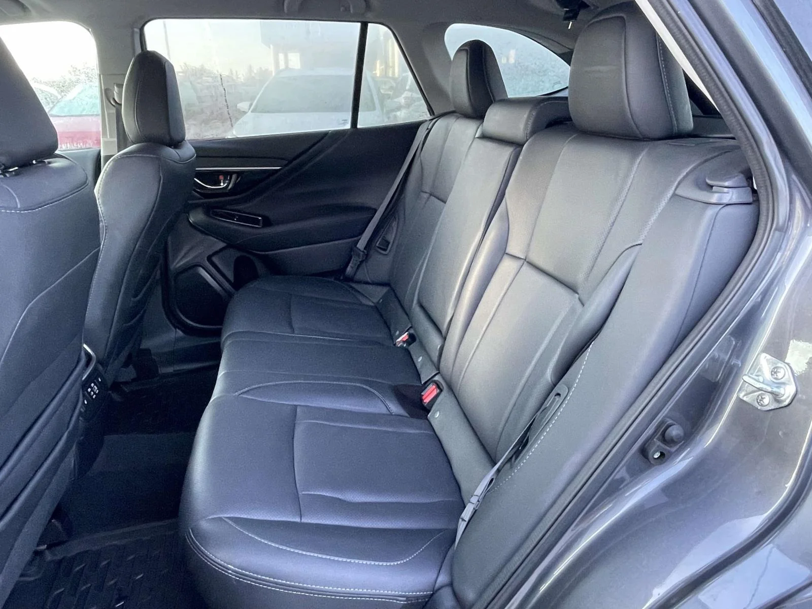 Used 2025 Magnetite Gray Metallic Subaru Limited image 3