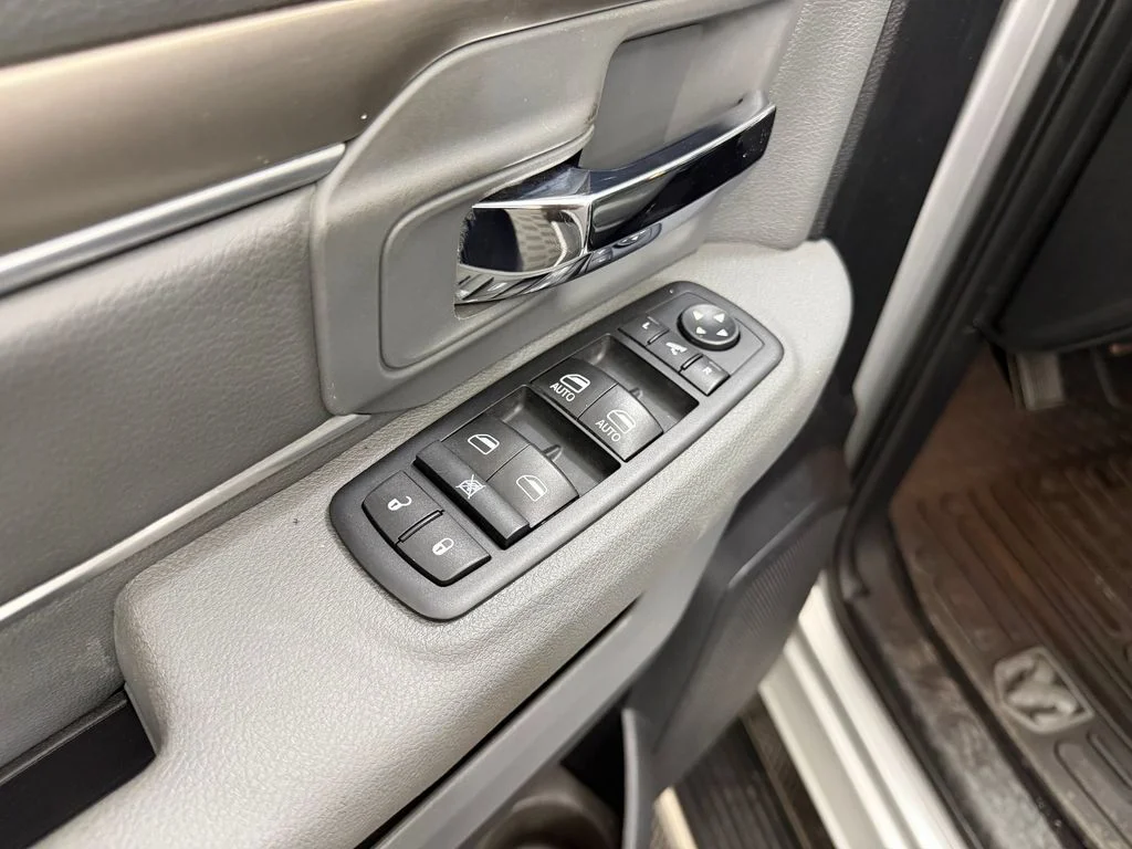 Used 2015 Bright Silver Metallic Clearcoat Ram Big Horn image 15