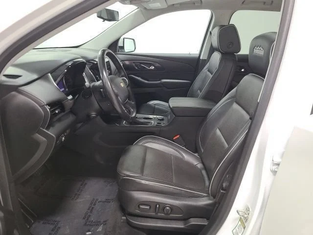 Used 2020 Iridescent Pearl Tricoat Chevrolet High Country image 19