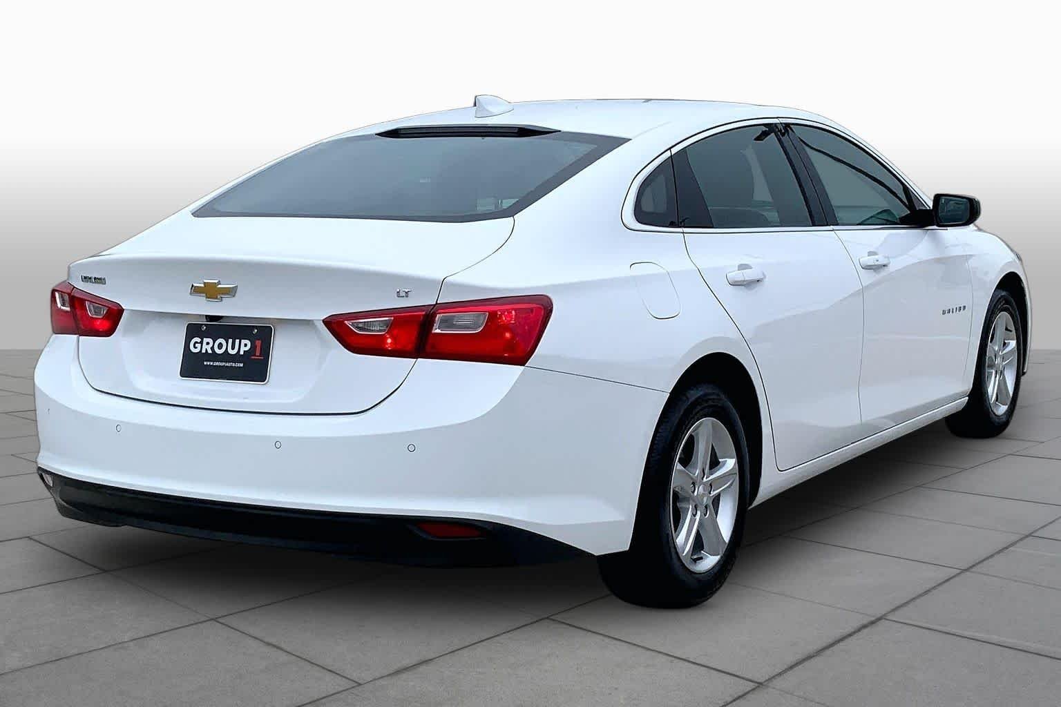Used 2024 Summit White Chevrolet LT image 13