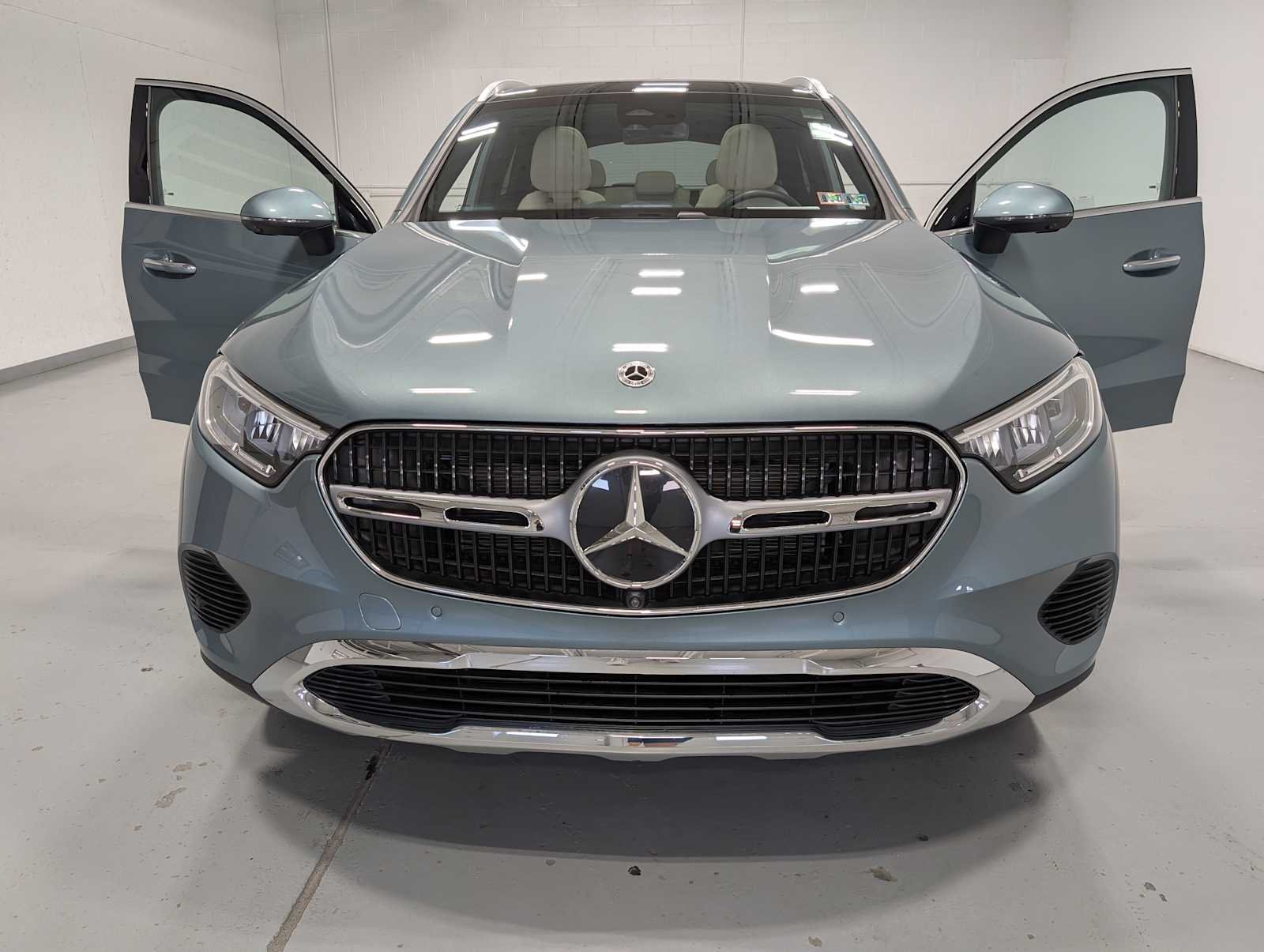 Used 2026 Verde Silver Metallic Mercedes-Benz GLC 300 image 15