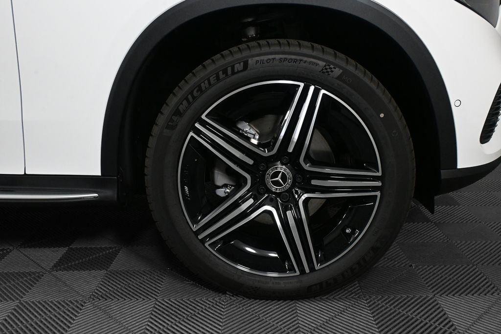 New 2026 Polar White Mercedes-Benz GLC 300 image 37