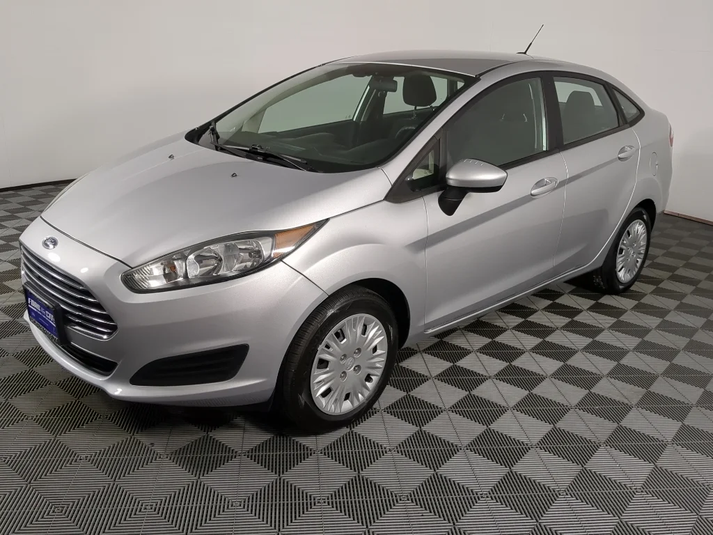 Used 2016 Silver Ford S image 4
